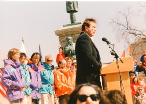 MN Gov. Rudy Perpich welcomes the explorers home March 25, 1990